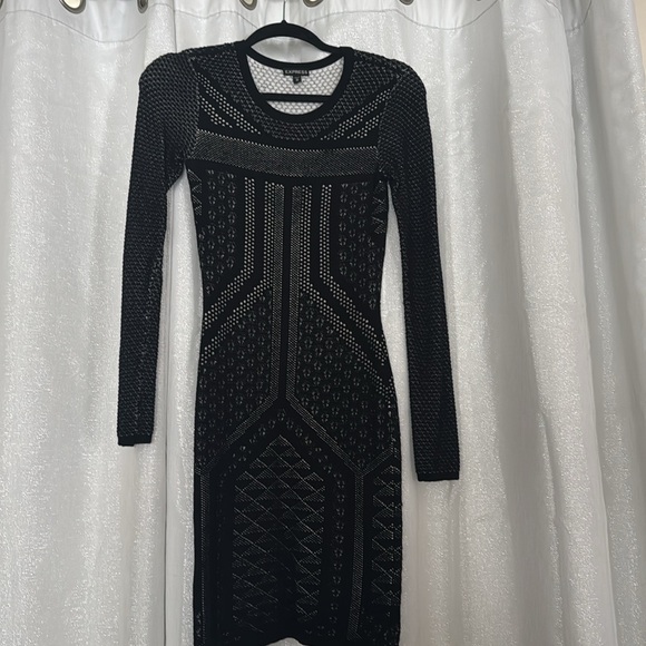 Gorgeous sweater dress. - Picture 3 of 11